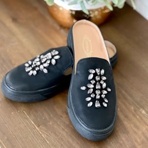 Joyfolie Sia black Slides with Rhinestones NWOT Size 2Youth